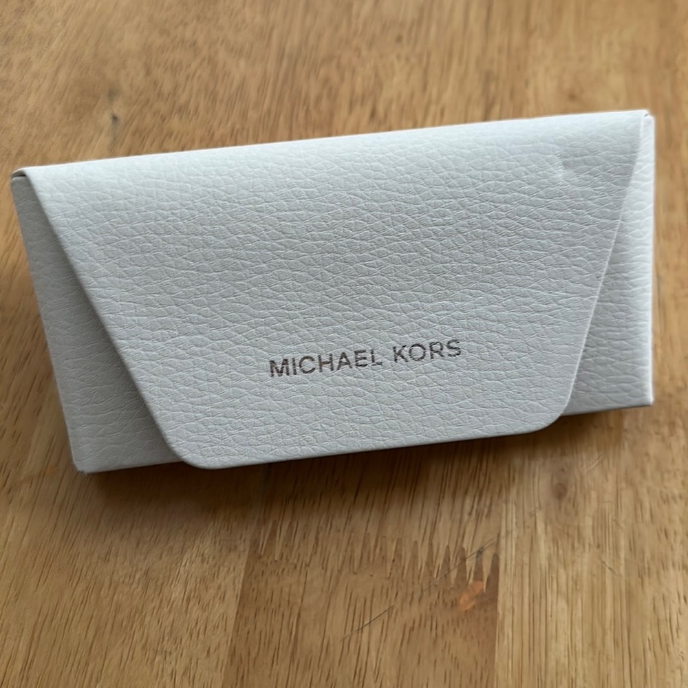 Michael Kors White Case